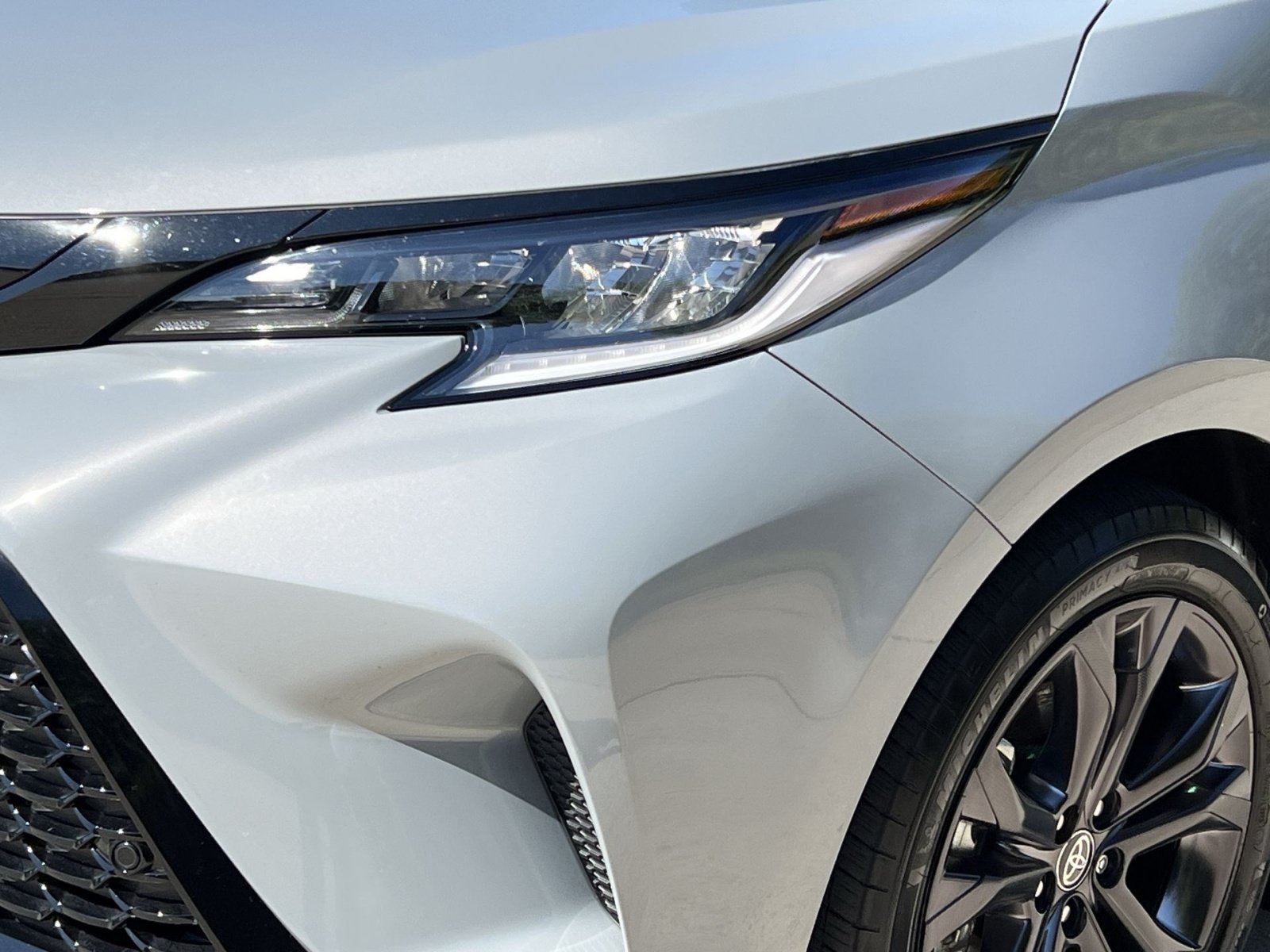 Used 2025 Toyota Sienna XSE w/ XSE Plus Package FWD image 13