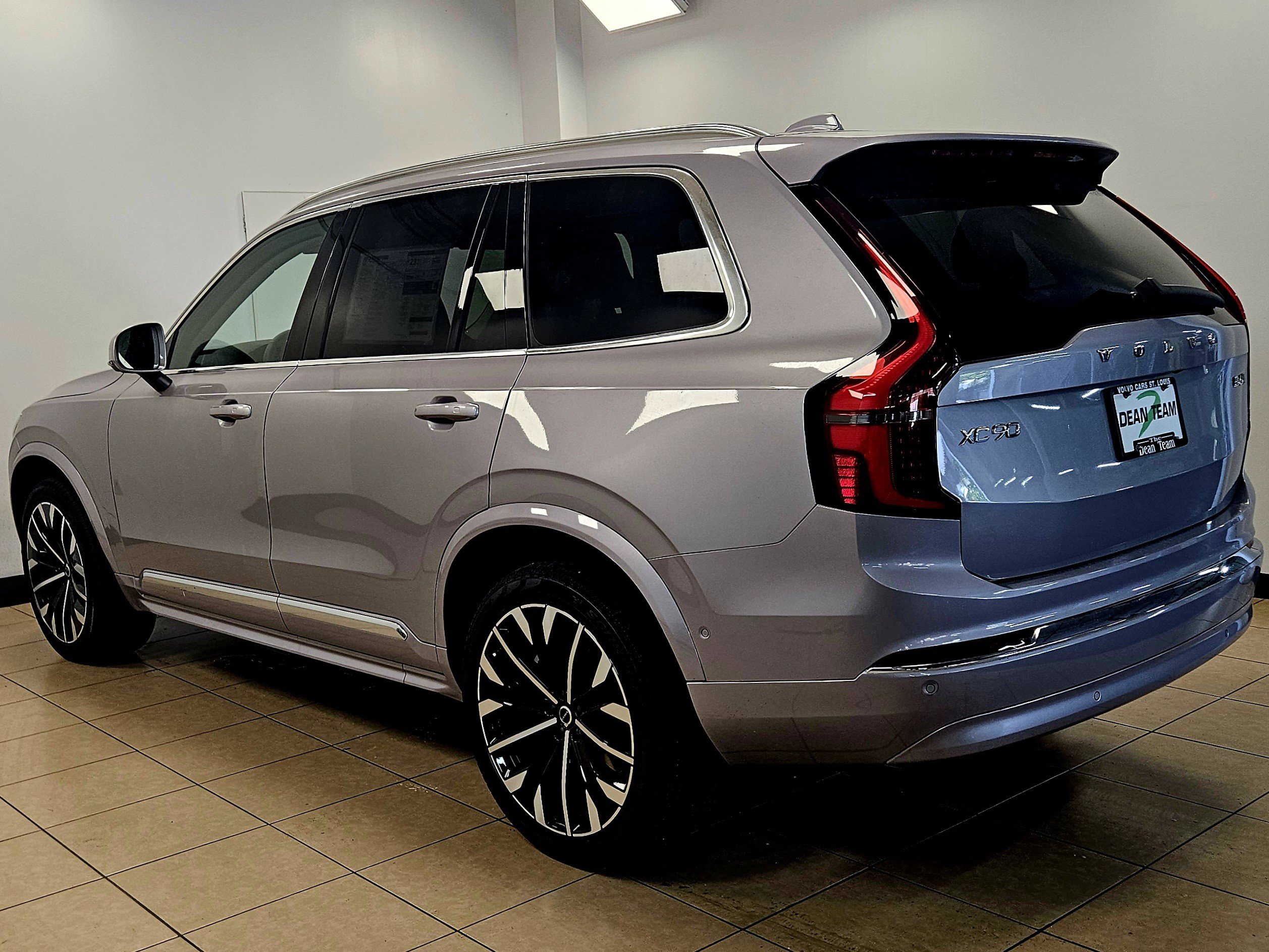 New 2026 Volvo XC90 B6 Plus w/ Protection Package image 6