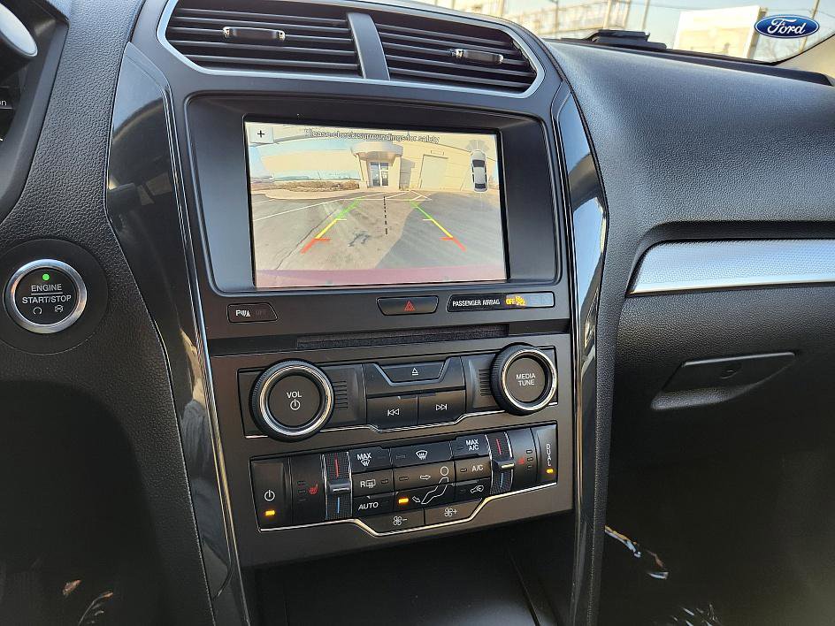 Used 2017 Ford Explorer XLT w/ Equipment Group 202A image 21
