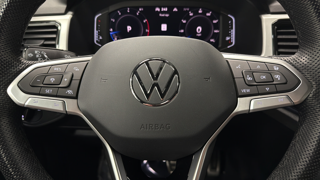Used 2023 Volkswagen Atlas Cross Sport SEL R-Line AWD/4WD image 16