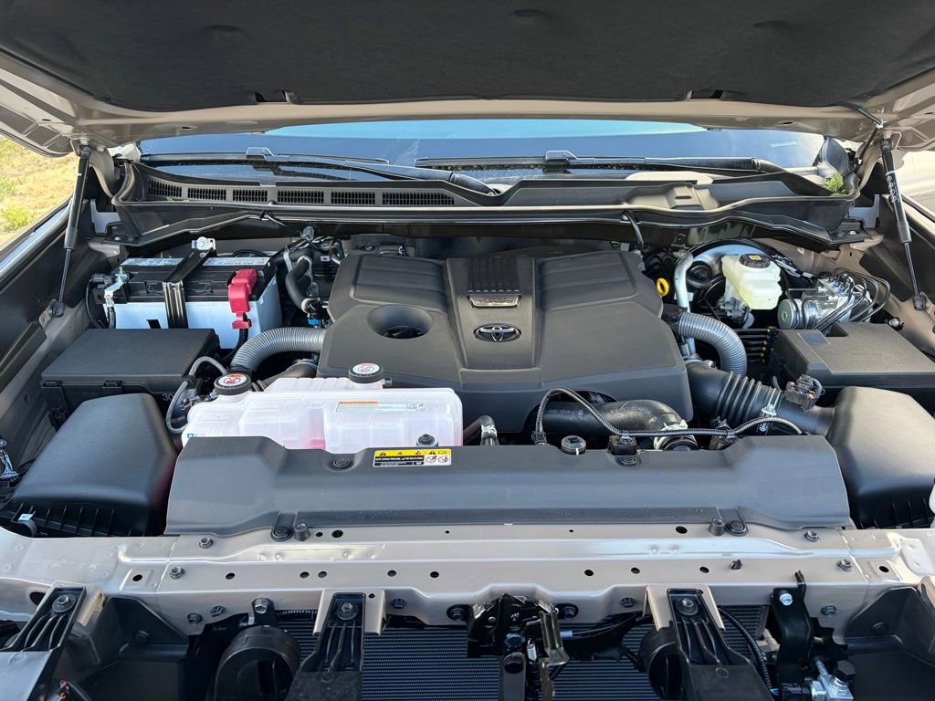 New 2026 Toyota Tundra SR5 AWD/4WD image 17