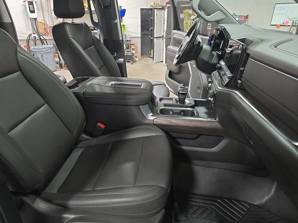 Used 2022 Chevrolet Silverado 1500 LTZ AWD/4WD image 10