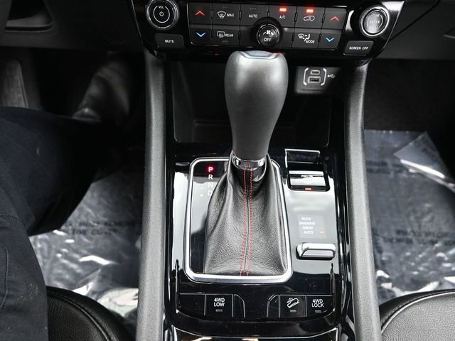 Used 2024 Jeep Compass Trailhawk image 16