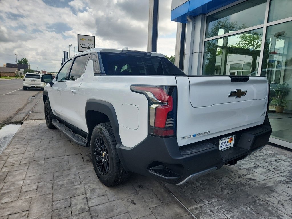 New 2025 Chevrolet Silverado EV LT image 7
