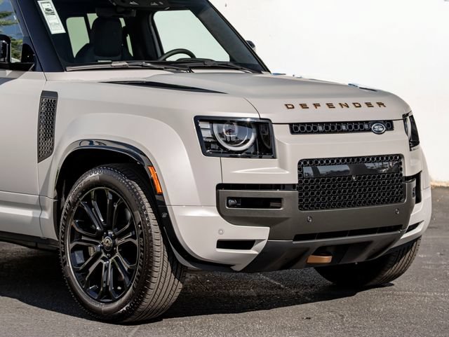 New 2026 Land Rover Defender 110 OCTA AWD/4WD image 5