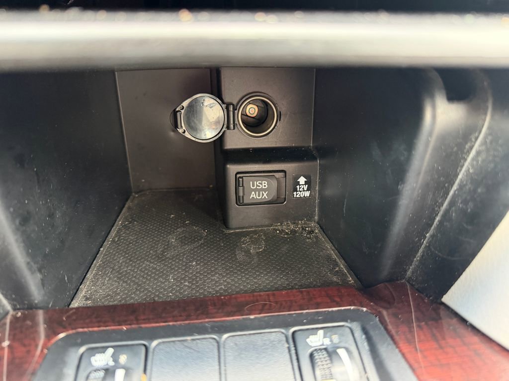 Used 2012 Toyota Camry XLE w/ Leather Pkg FWD image 24