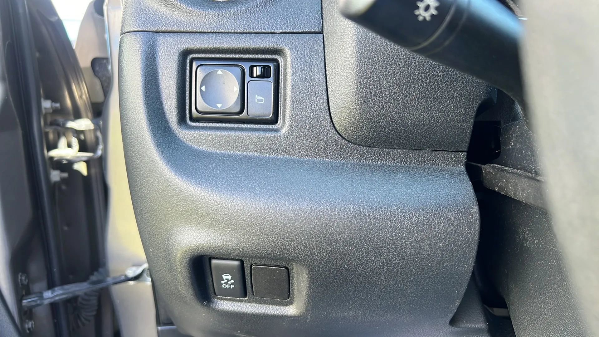 Used 2016 Nissan Versa SV image 26