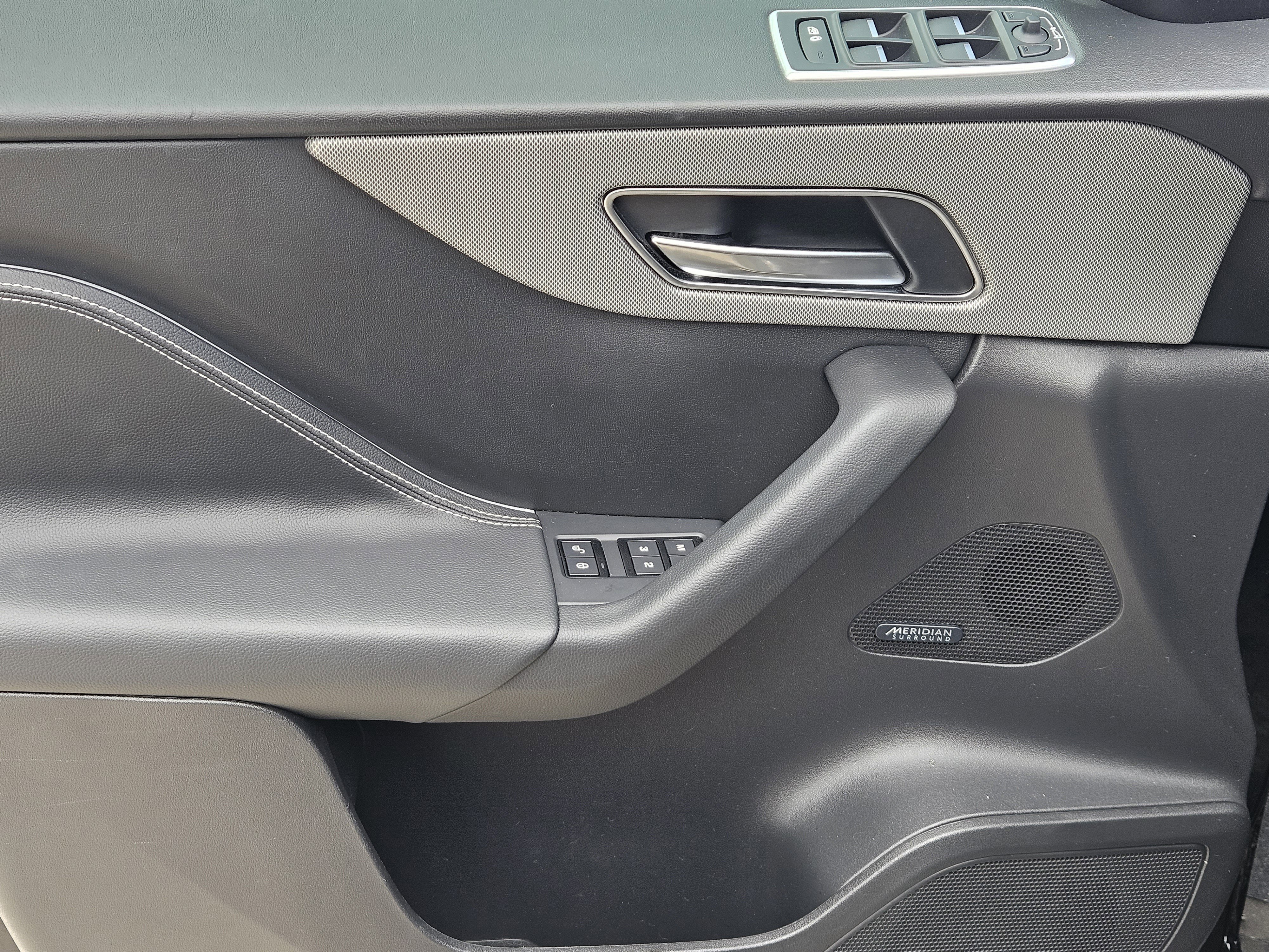 Used 2020 Jaguar F-PACE S image 23