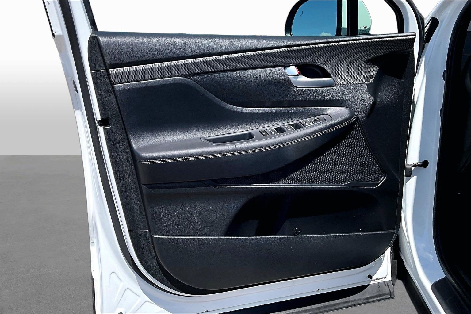 Used 2019 Hyundai Santa Fe SE FWD image 17