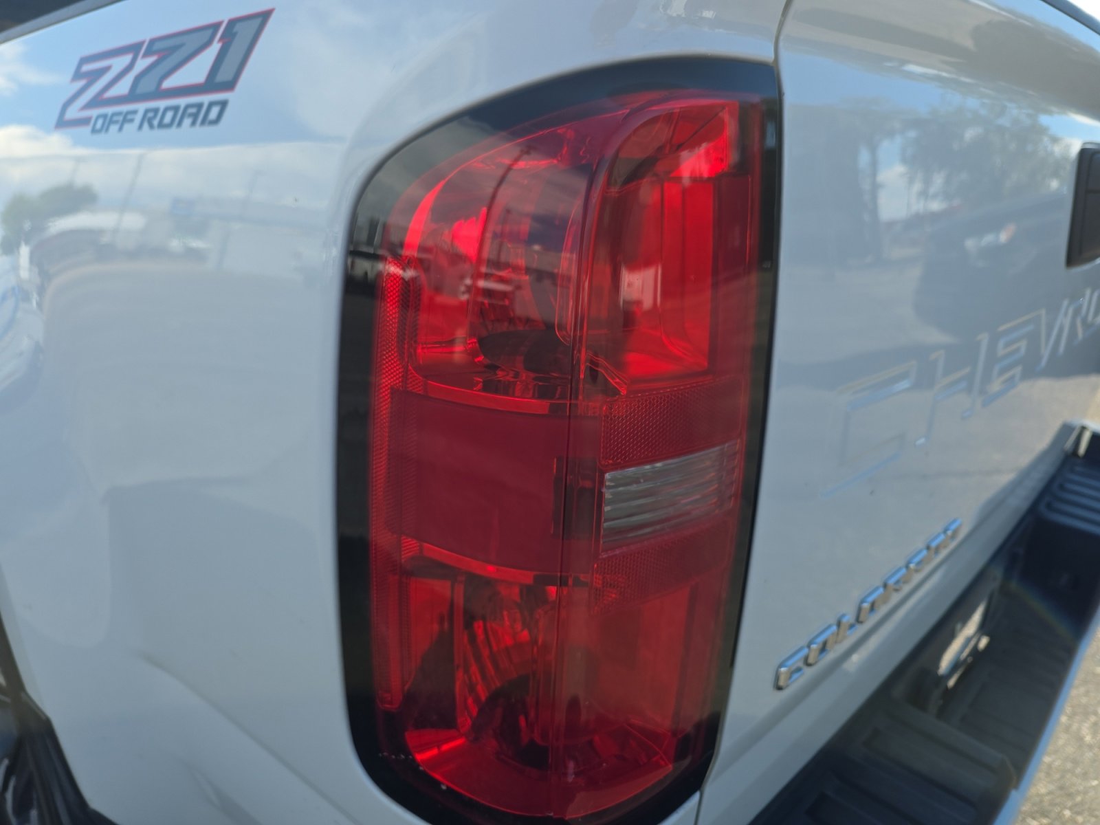 Used 2021 Chevrolet Colorado Z71 w/ Safety Package image 18