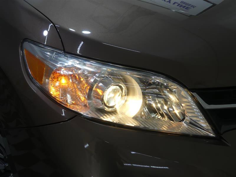 Used 2018 Toyota Sienna XLE Premium AWD/4WD image 15