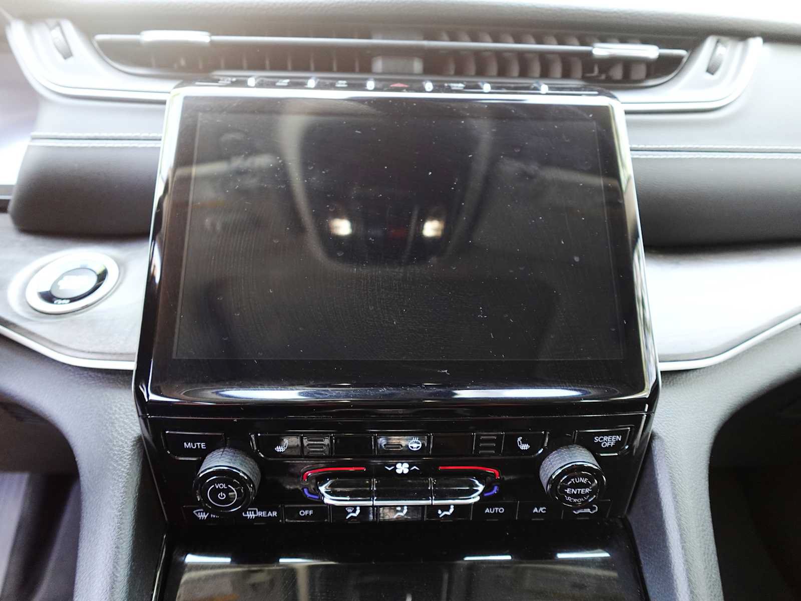 Used 2022 Jeep Grand Cherokee L Limited AWD/4WD image 22