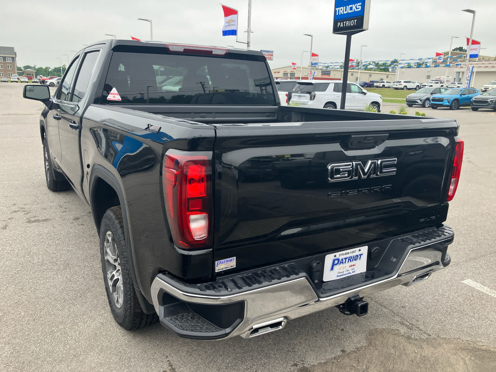 New 2026 GMC Sierra 1500 SLE w/ X31 Off-Road Package AWD/4WD image 6