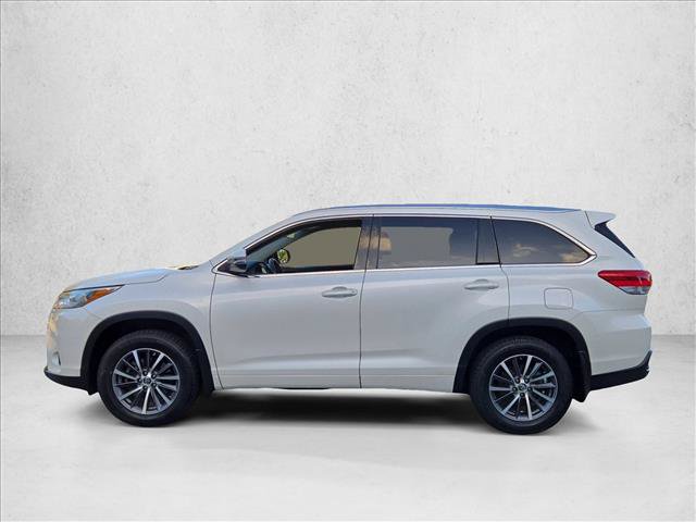 Used 2018 Toyota Highlander XLE AWD/4WD image 9