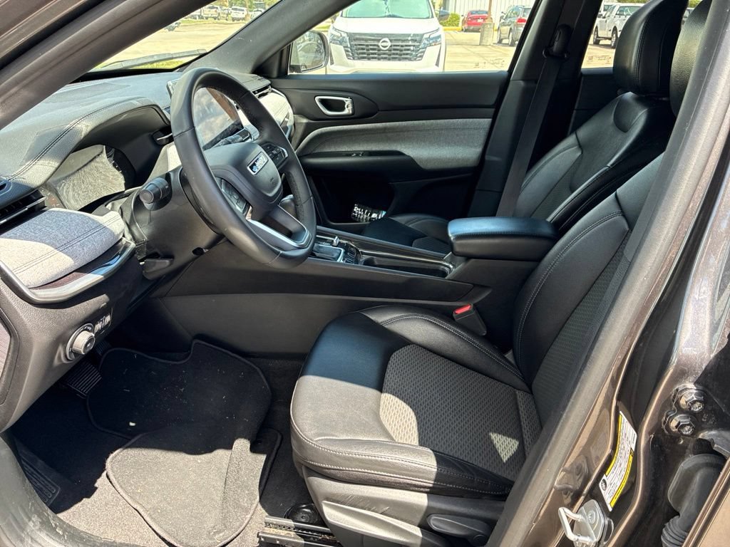 Used 2024 Jeep Compass Latitude AWD/4WD image 48