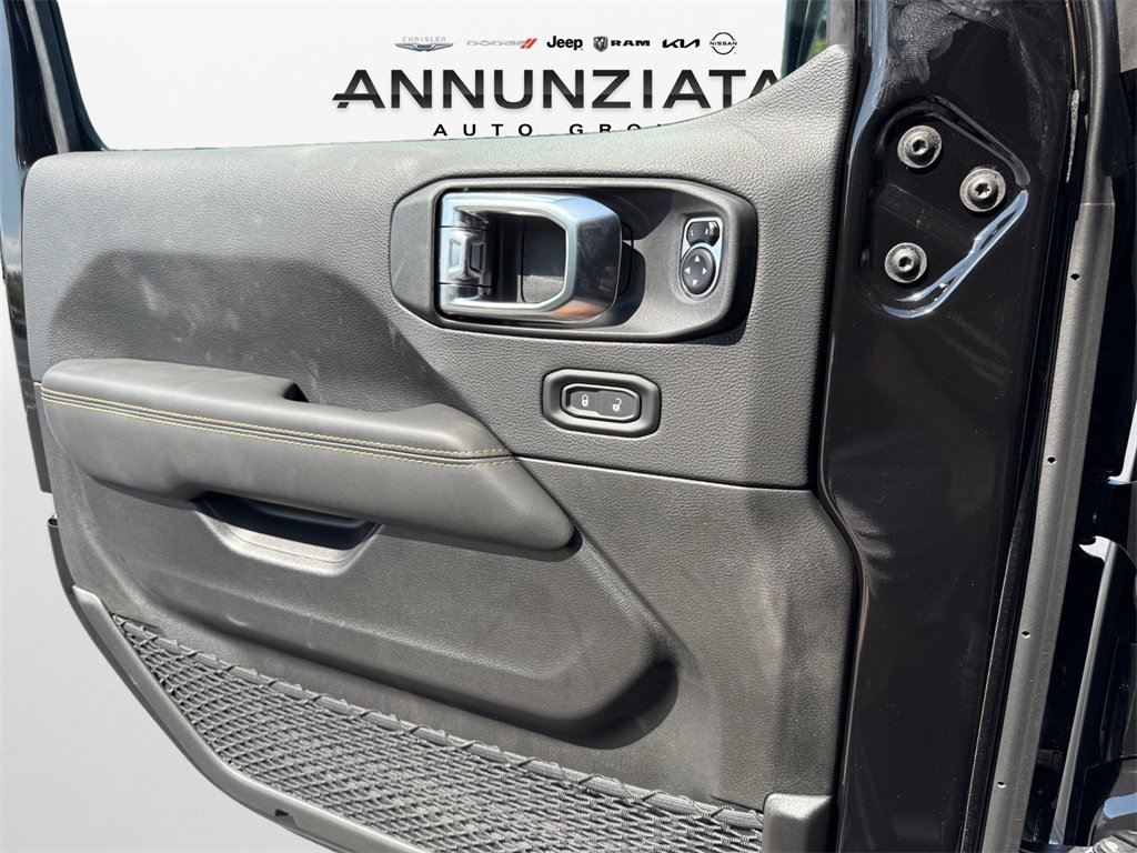 New 2025 Jeep Wrangler Sahara image 28
