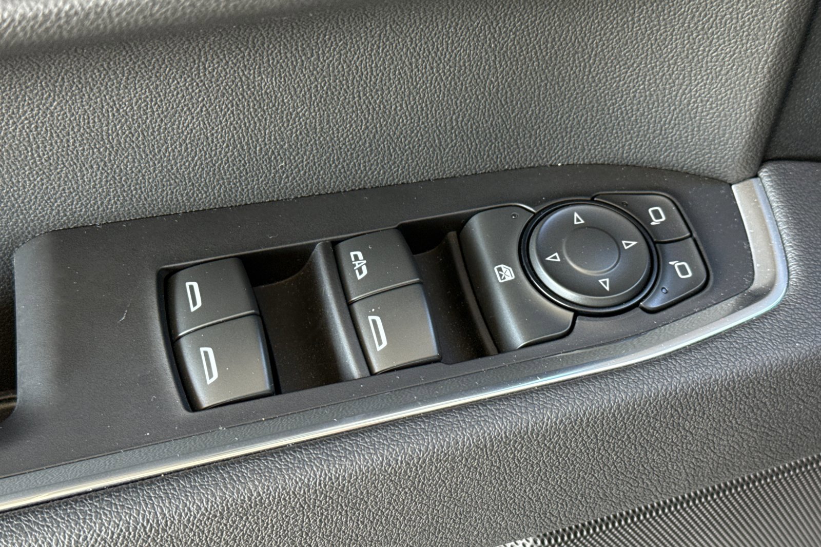 Used 2025 GMC Sierra 1500 Elevation image 13