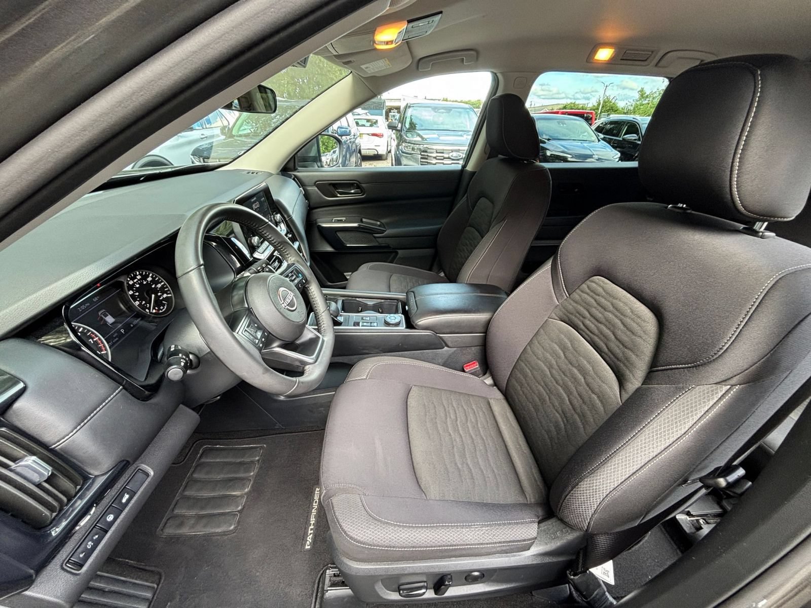 Used 2025 Nissan Pathfinder SV AWD/4WD image 28