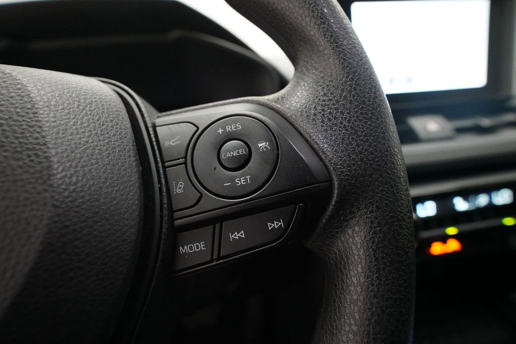 Used 2025 Toyota RAV4 XLE image 18