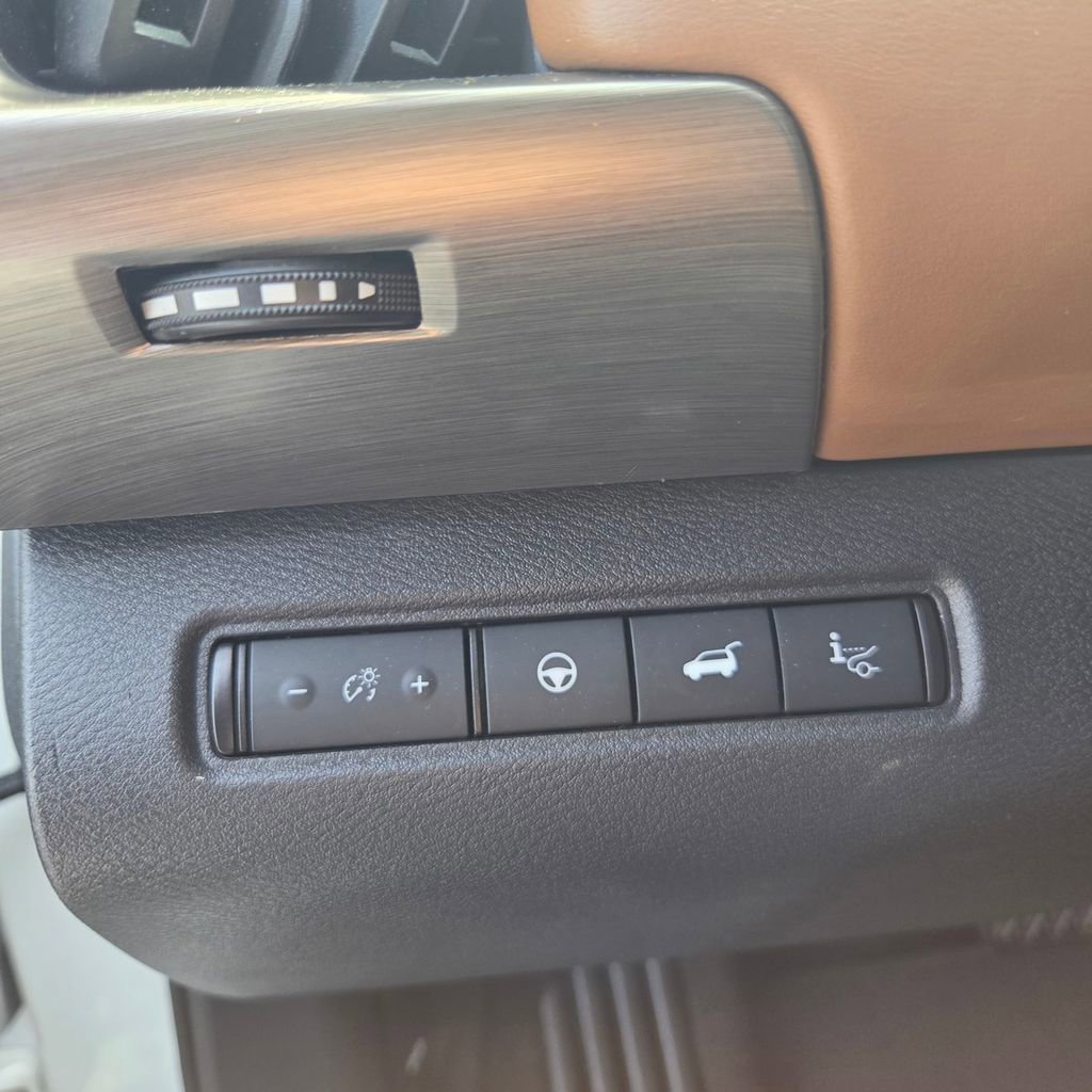 Used 2022 Nissan Pathfinder Platinum w/ Cargo Package AWD/4WD image 13