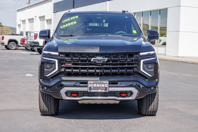 Used 2025 Chevrolet Suburban Z71 AWD/4WD image 2