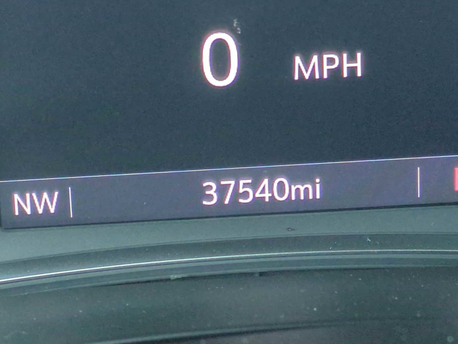 Used 2023 Chevrolet Traverse LT image 12