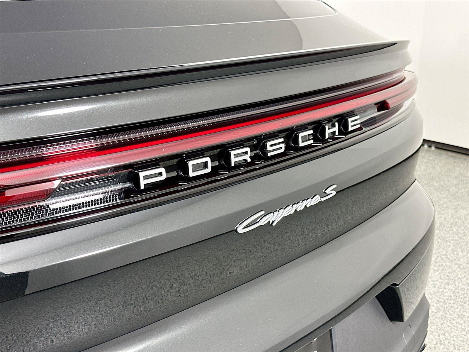 Certified 2025 Porsche Cayenne S AWD/4WD image 17