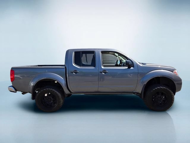 Used 2016 Nissan Frontier SV w/ SV Value Truck Package AWD/4WD image 3