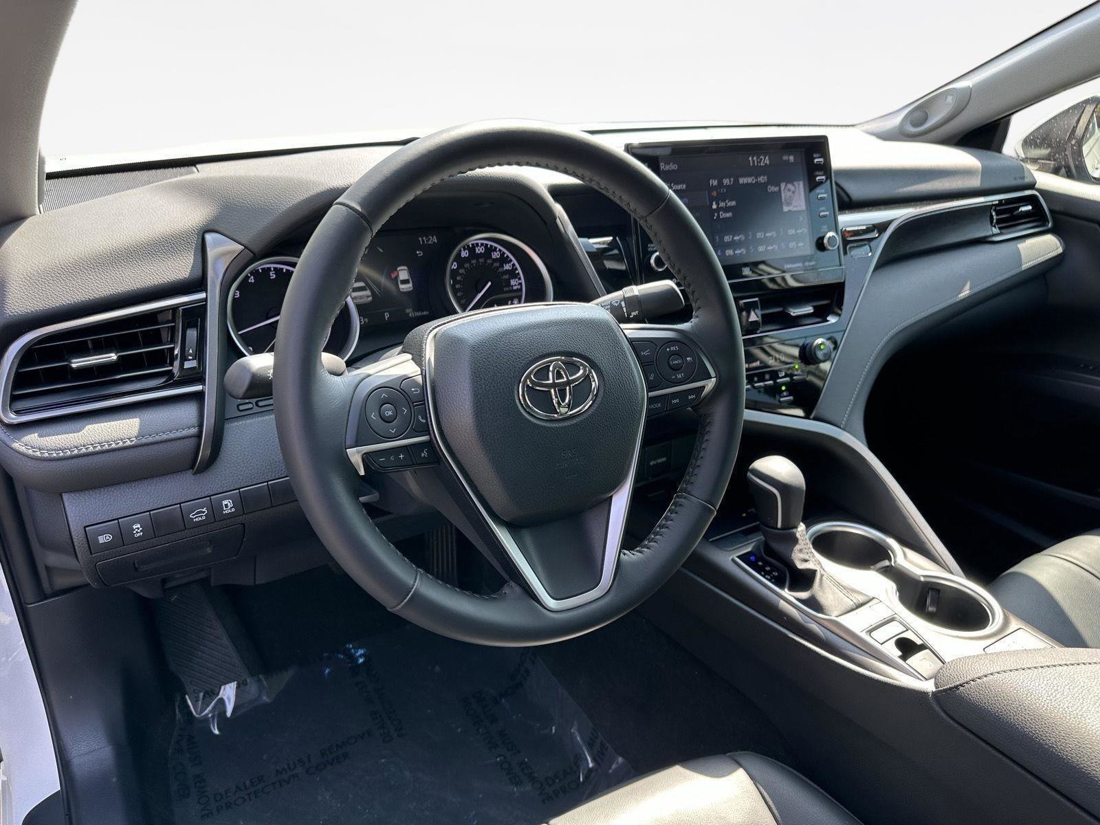 Used 2023 Toyota Camry XLE image 11