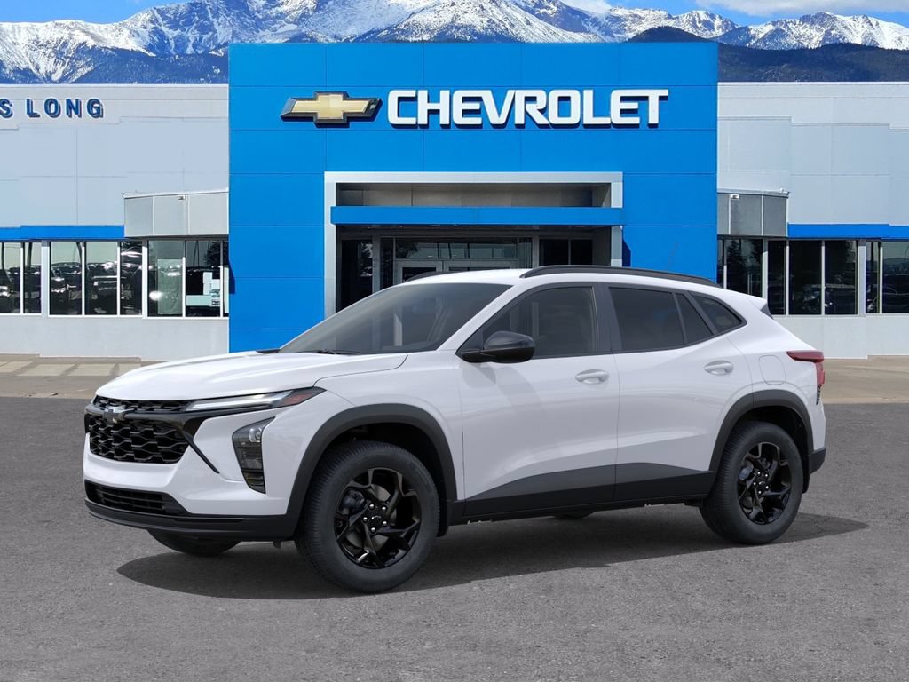 New 2026 Chevrolet Trax LT w/ Midnight Edition FWD image 2