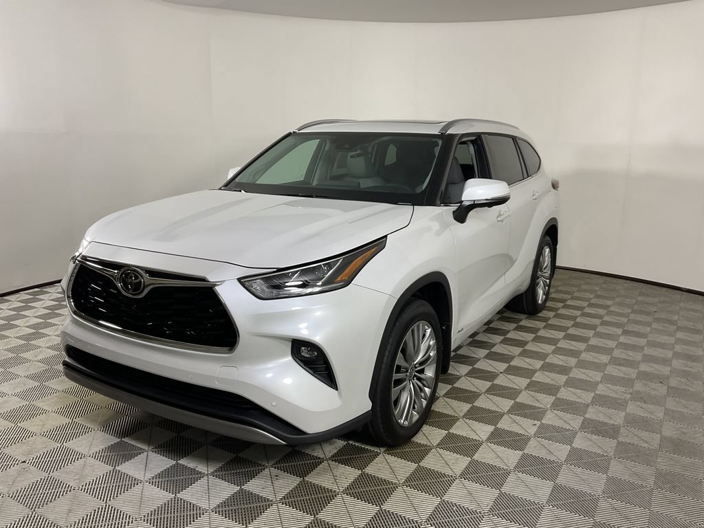 New 2026 Toyota Highlander Platinum AWD/4WD image 3