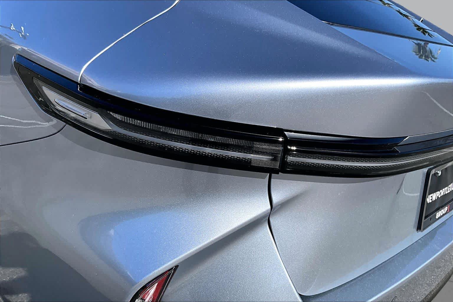 New 2026 Lexus ES 350e w/ Convenience Package FWD image 12