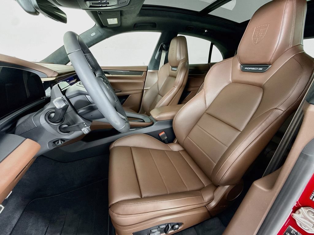 New 2026 Porsche Macan Turbo Electric AWD/4WD image 5