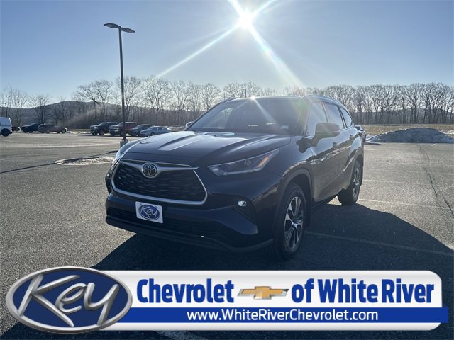 Used 2021 Toyota Highlander XLE image 1