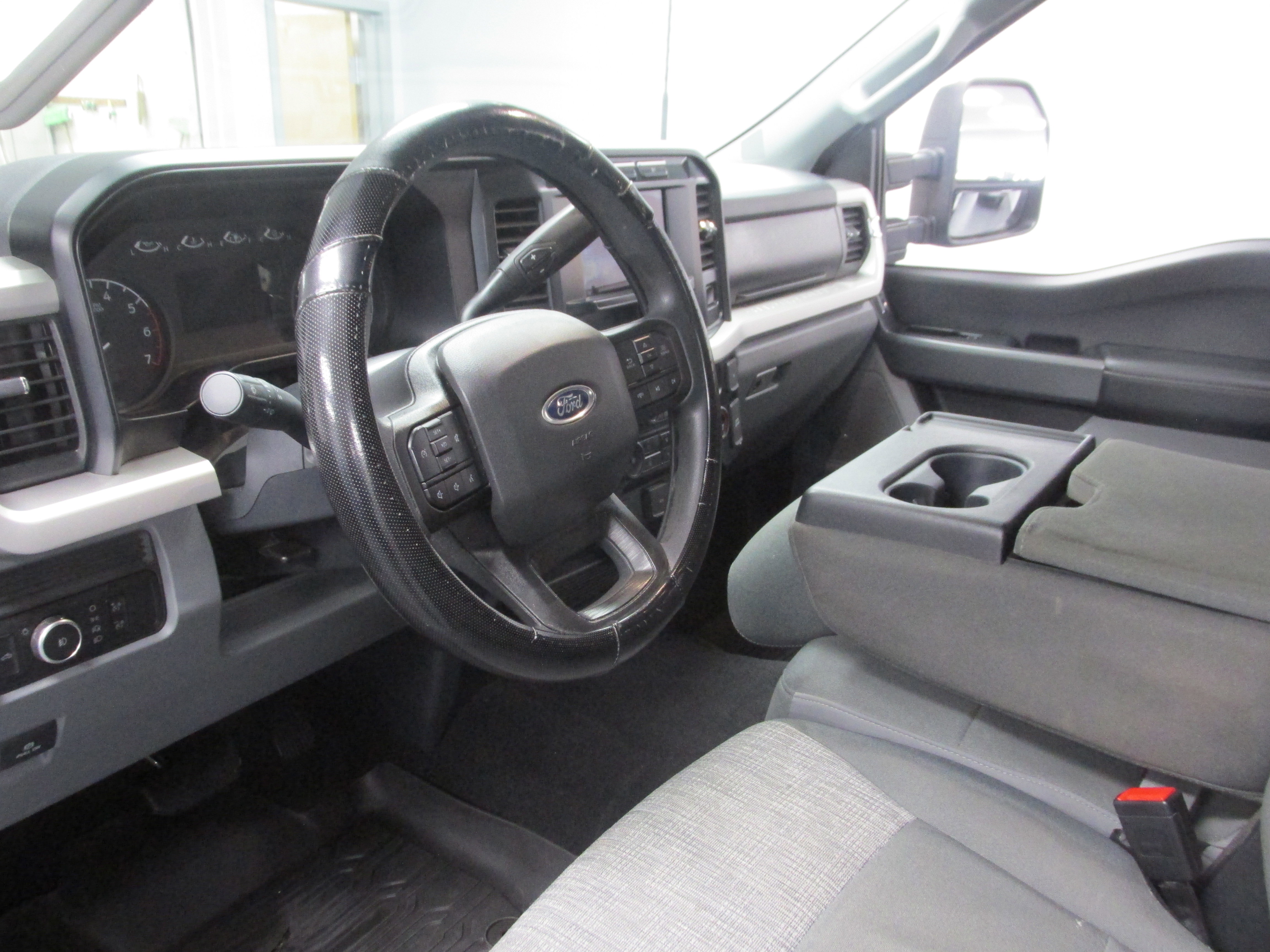 Used 2023 Ford F250 XLT w/ Snow Plow Prep Package image 23