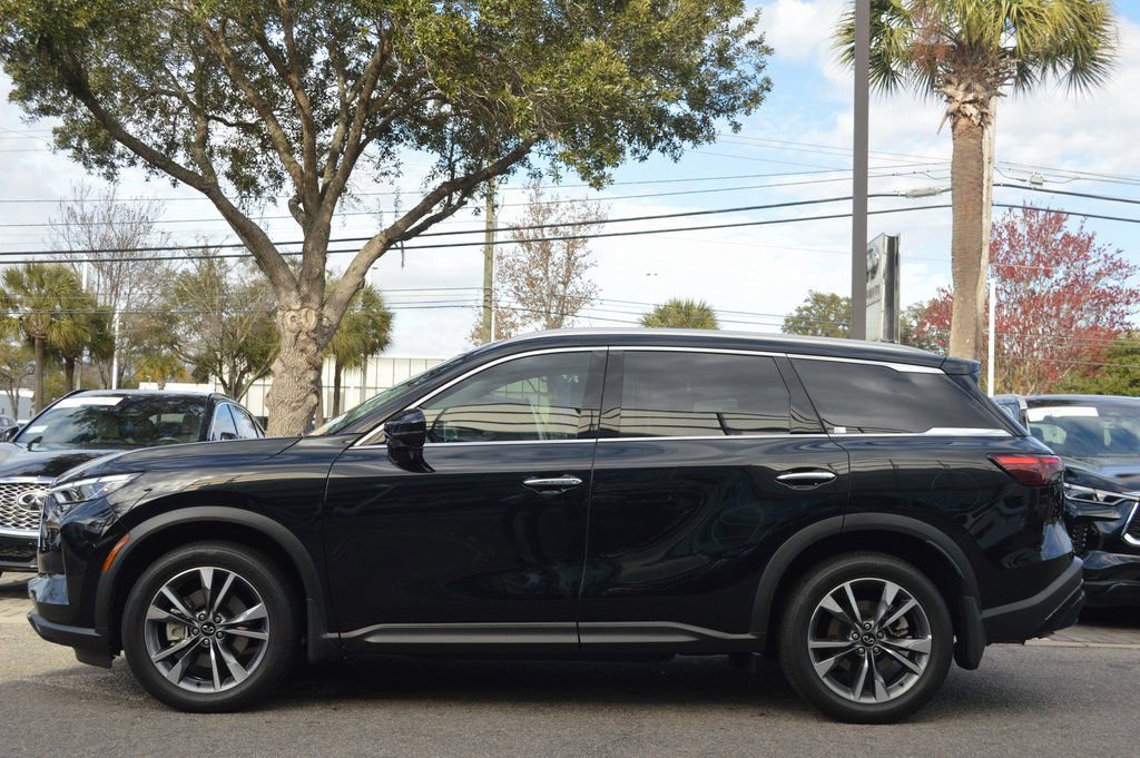 Certified 2025 INFINITI QX60 Luxe w/ Vision Package image 9