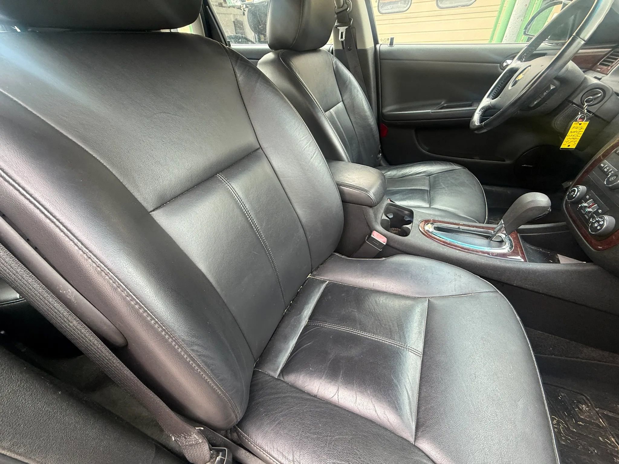 Used 2010 Chevrolet Impala LTZ FWD image 12