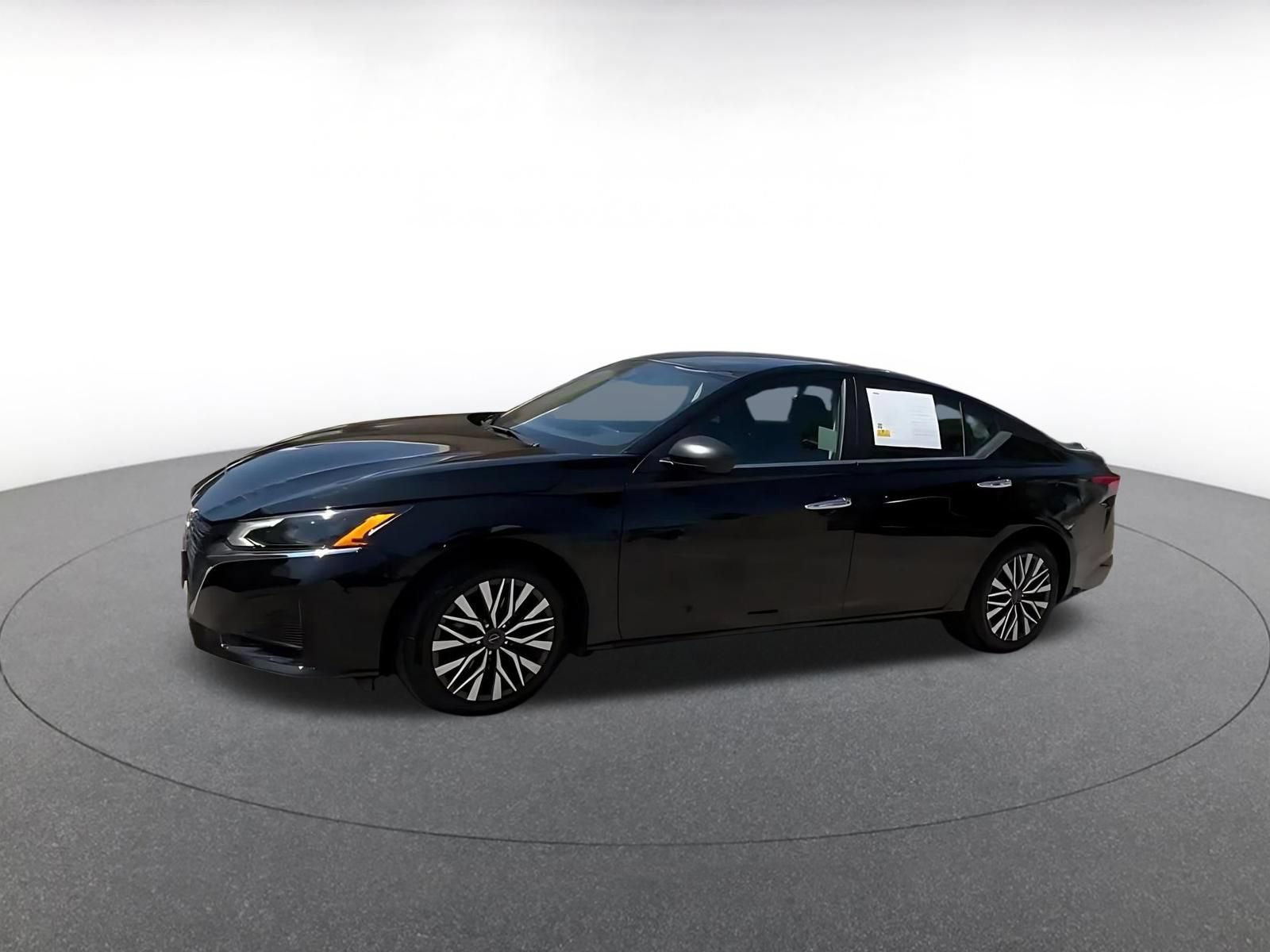 Used 2025 Nissan Altima 2.5 SV FWD image 7