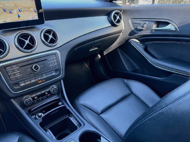 Used 2015 Mercedes-Benz CLA 250 4MATIC image 24