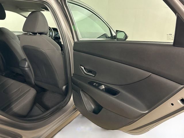 Used 2023 Hyundai Elantra SEL w/ Convenience Package FWD image 23