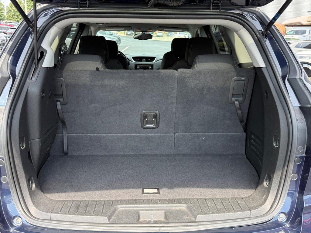 Used 2017 Chevrolet Traverse LT AWD/4WD image 4