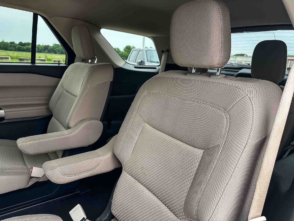 Used 2022 Ford Explorer XLT RWD image 19
