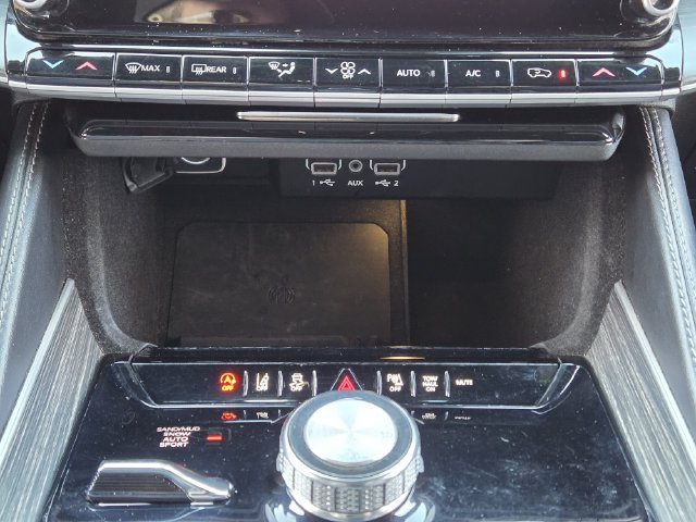 Certified 2024 Jeep Wagoneer Series II w/ Flexible Seating Group AWD/4WD image 19