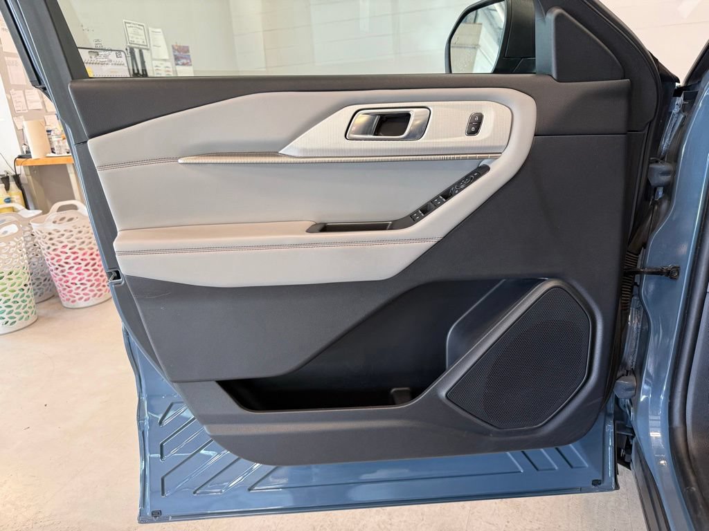 Certified 2025 Ford Explorer Active w/ Active Comfort Package AWD/4WD image 22