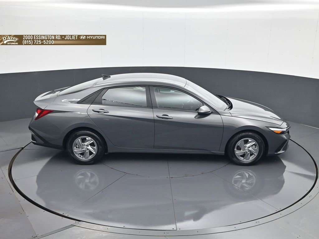 Certified 2024 Hyundai Elantra SE FWD image 16