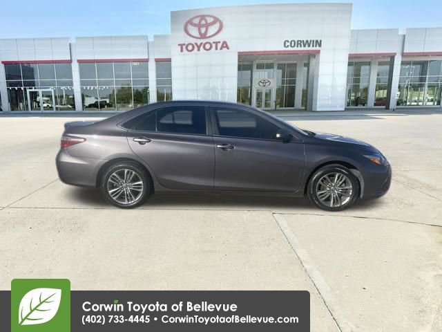 Used 2016 Toyota Camry SE image 6