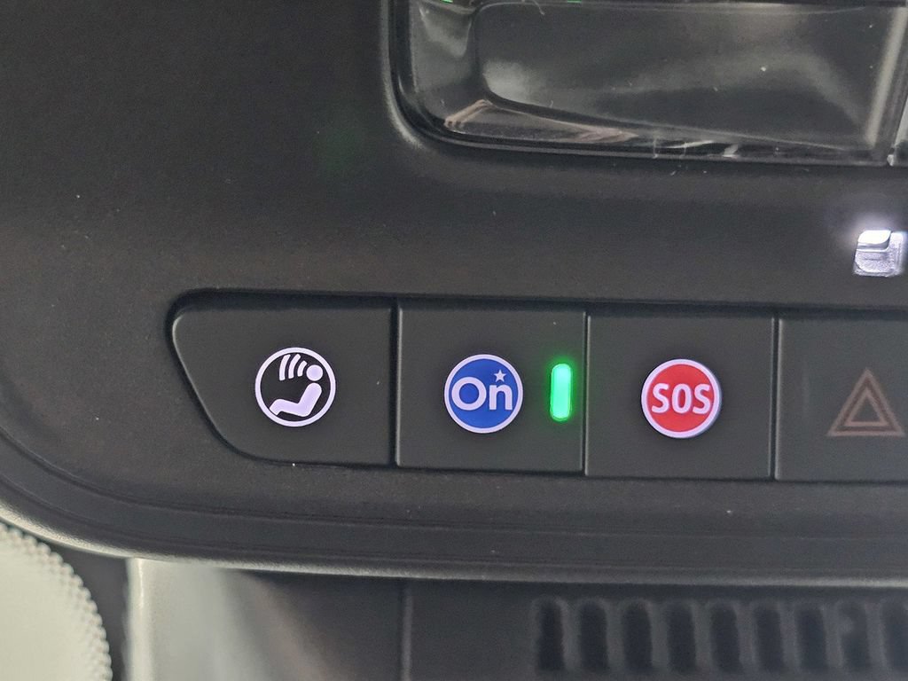Used 2025 Chevrolet Equinox LT w/ Safety and Technology Package FWD image 21