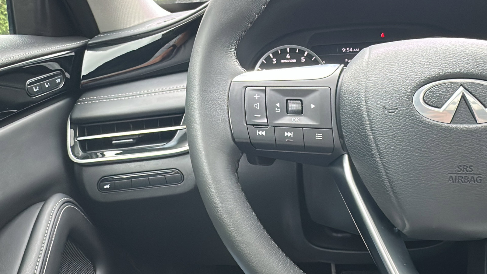 Certified 2024 INFINITI QX60 Pure image 15