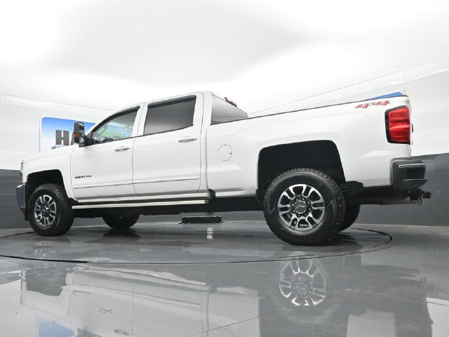 Used 2019 Chevrolet Silverado 2500 LT AWD/4WD image 18