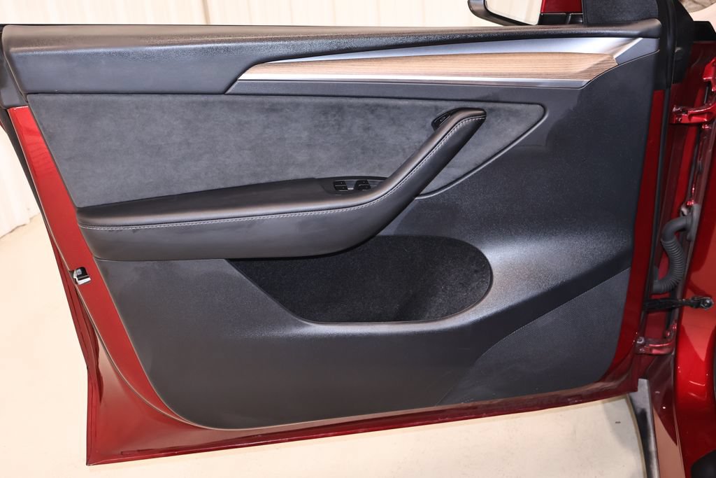 Used 2025 Tesla Model Y Long Range AWD/4WD image 10
